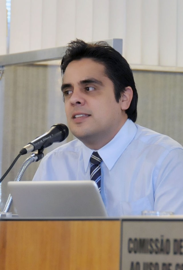 Comissão de Prevenção e Combate ao uso de Crack e outras drogas - debate sobre a relação das comunidades terapêuticas com o Estado