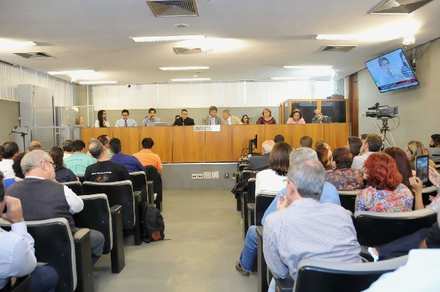 Comissão de Prevenção e Combate ao uso de Crack e outras drogas - debate sobre a relação das comunidades terapêuticas com o Estado