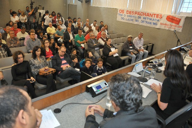 Muitos despachantes acompanharam a reunião das Comissões do Trabalho, da Previdência e da Ação Social e de Participação Popular