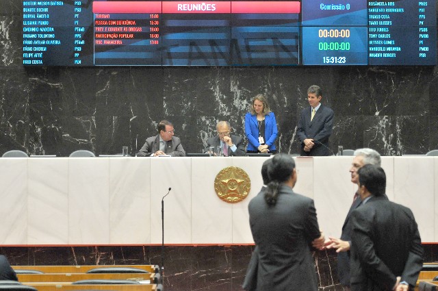 O PL 2.838/15, que tramita em regime de urgência, será analisado pelas Comissões de Constituição e Justiça, de Administração Pública e de Fiscalização Financeira e Orçamentária