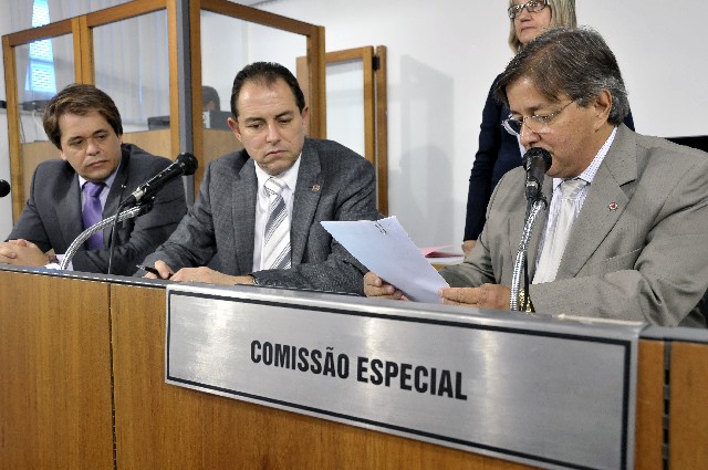 Luiz Henrique (ao centro) foi eleito presidente; Carlos Pimenta (à dir.) será o vice
