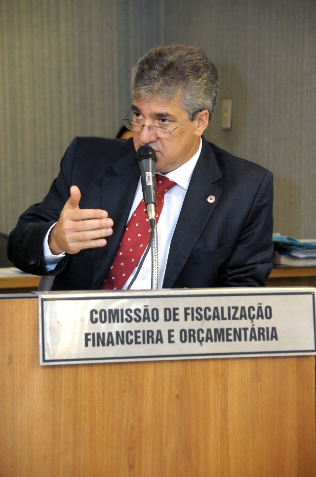 Para o deputado Zé Maia, a medida evita o deslocamento de pessoas que precisam do serviço