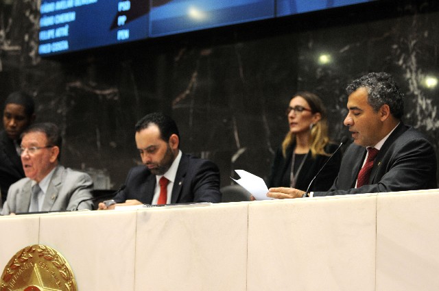Durante a reunião de Plenário, foram recebidas quatro mensagens do governador