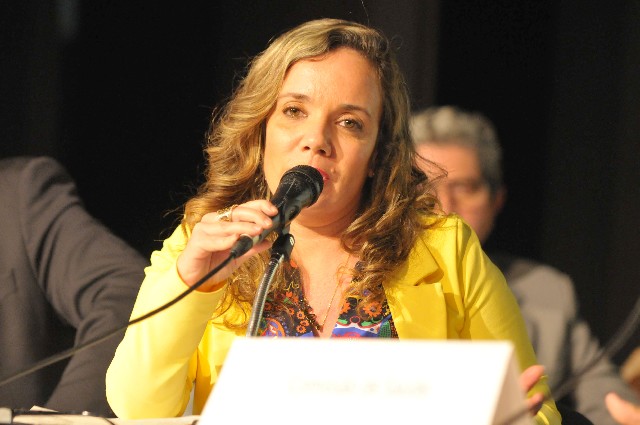 Maria Cecilia de Oliveira apresentou os gastos com medicamentos pelo Governo Federal desde 1999