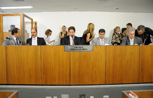 Votação do parecer está prevista para a próxima terça (24), em nova reunião da comissão