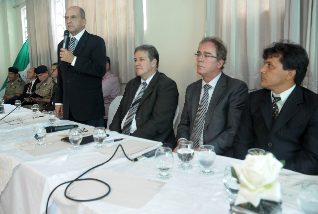 Parlamentares aprovaram requerimentos para tentar resolver os problemas apresentados