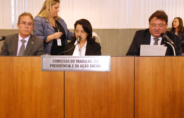 Comissão do Trabalho vai realizar duas audiências para debater a proposta de revisão do PPAG 2012-2015
