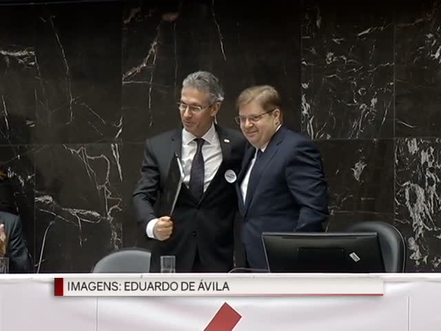 Presidente entrega recomendações do Assembleia Fiscaliza