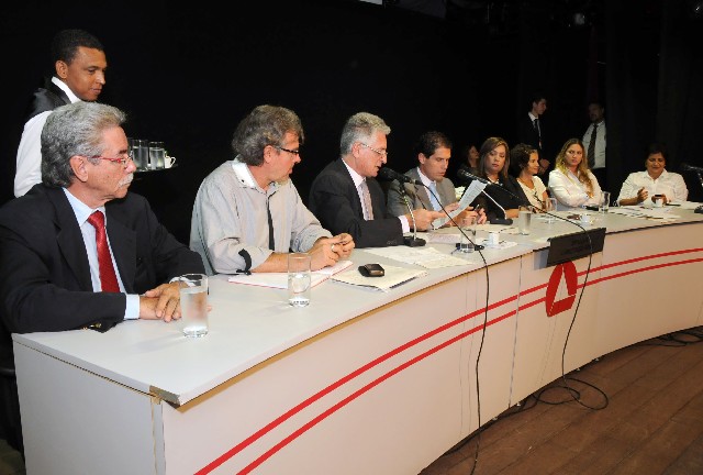 Comissão promoveu reunião sobre pauta de reivindicações da educação, como consequências do julgamento de inconstitucionalidade da Lei Complementar 100