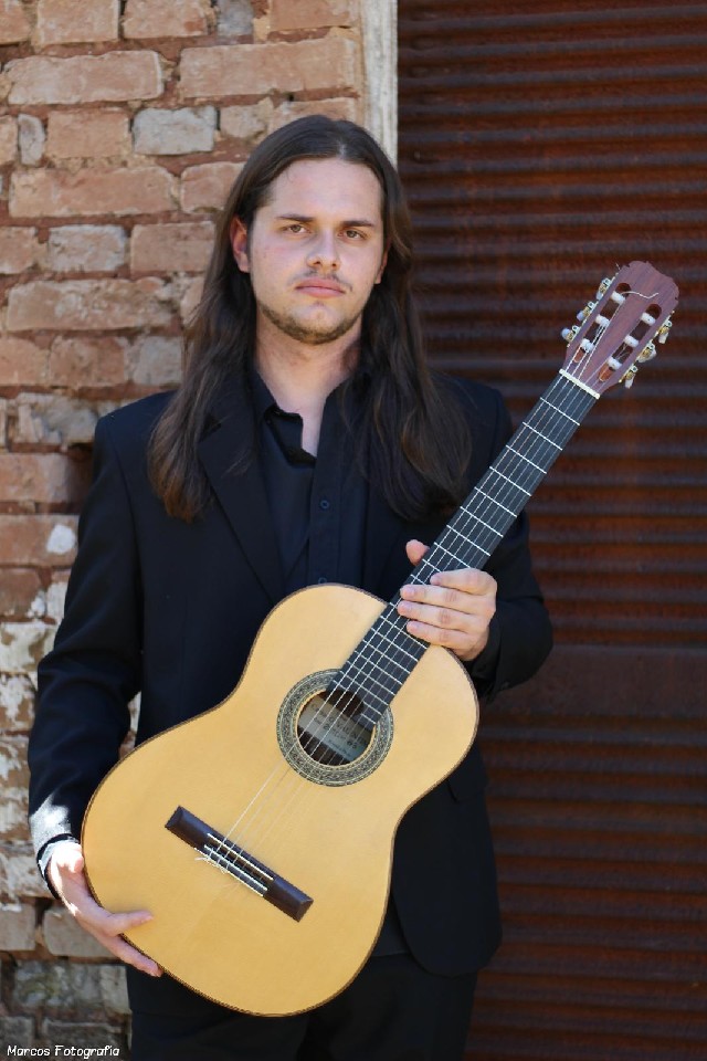 O violonista João Paulo Oliveira é uma das atrações do Segunda Musical