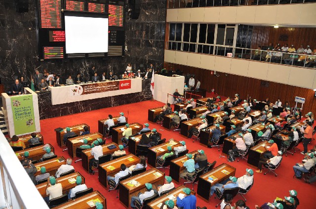 Participação de trabalhadores rurais na fase de debates encerrou o primeiro dia do evento
