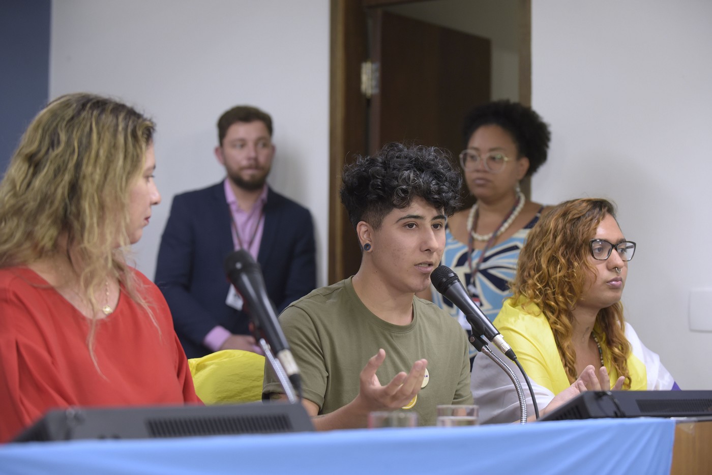 Comissão de Direitos Humanos - debate sobre o registro civil de pessoas não binárias