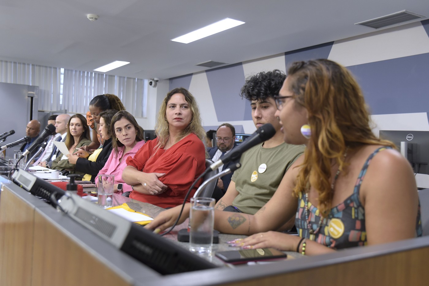 Comissão de Direitos Humanos - debate sobre o registro civil de pessoas não binárias