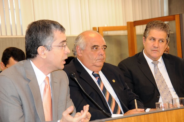 Denilson Pacheco afirma que criminalidade caiu 70% na região, entre 2003 e 2012, mas moradores não têm a mesma avaliação