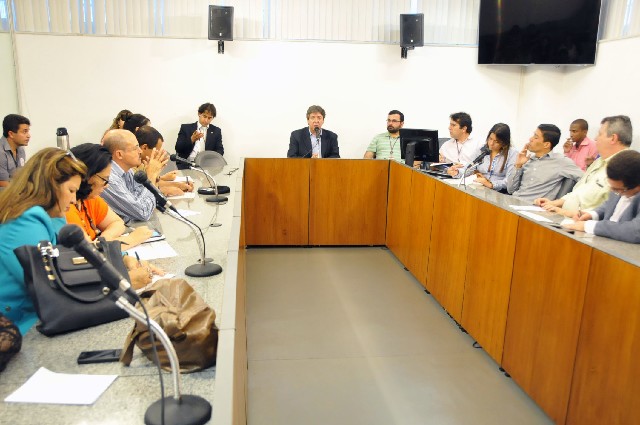 A escolha do tema foi feita durante a reunião preparatória desta segunda (13)