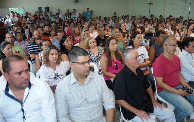 Comissão debateu as condições da segurança no município de Medina. O público lotou o Salão Paroquial da cidade