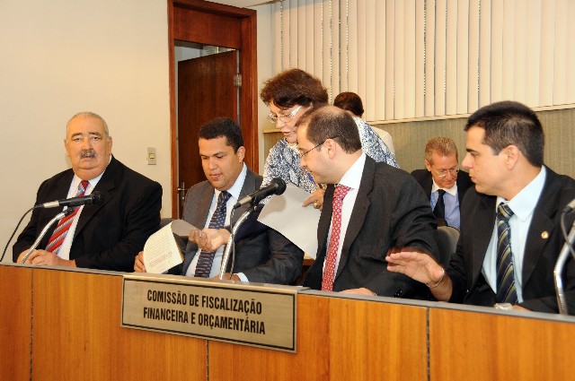 Projeto que obriga colocação de grades ao redor de piscinas está pronto para a apreciação do Plenário em 1º turno