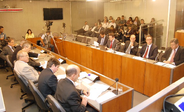 Diante dos questionamentos, representantes do Governo vão estudar alterações no projeto
