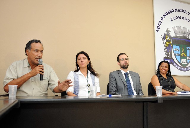 Segundo o sócio-diretor da Inca, Josenaldo Tavares (à esq.), já foram feitos investimentos para modernizar o processo de incineração