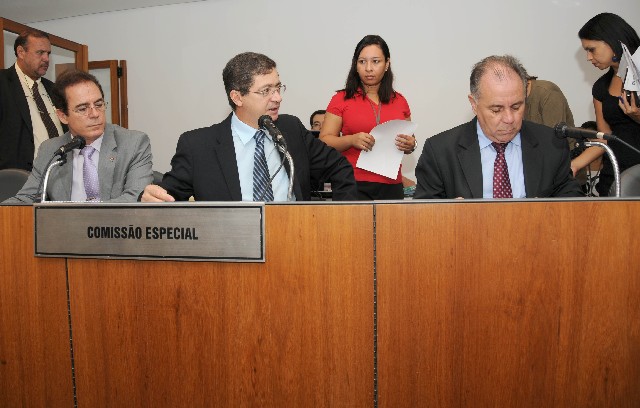 Comissão aprovou requerimento de visita ao líder do Governo Federal no Senado para discutir o assunto