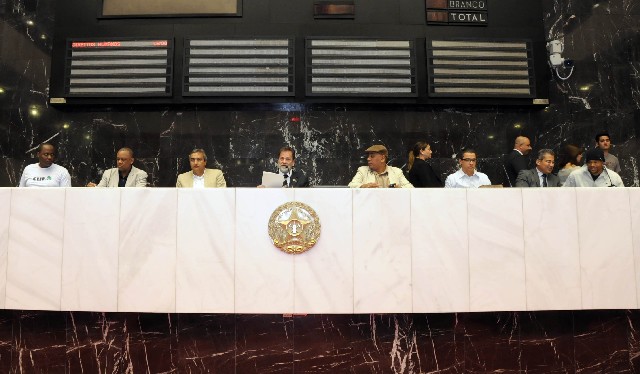 O debate público foi realizado no Plenário da ALMG