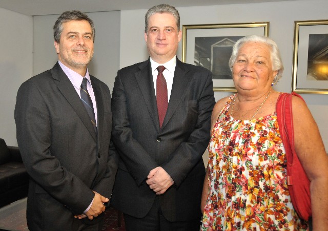 Luiz Carlos Prestes Filho (filho de Luiz Carlos Prestes), o presidente Adalclever Lopes e Maria Prestes