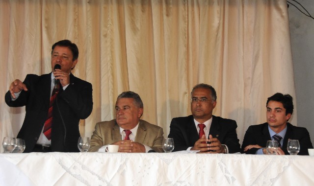 Os deputados Carlos Pimenta, Ivair Nogueira, Célio Moreira e Gustavo Perrella participaram da reunião