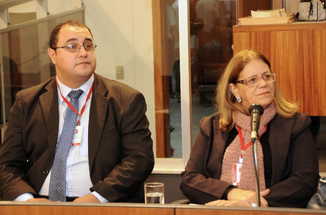 O assessor-chefe Fernando de Paula e a diretora Maria Ângela Nogueira
