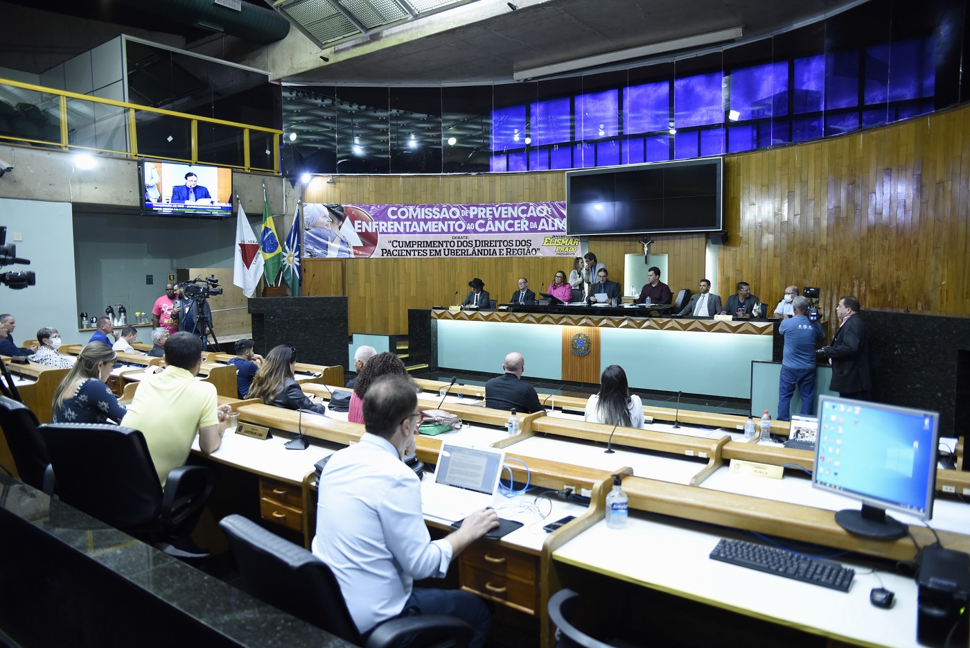 Comissão de Prevenção e Enfrentamento ao Câncer - debate sobre o cumprimento das leis relativas à doença em Minas