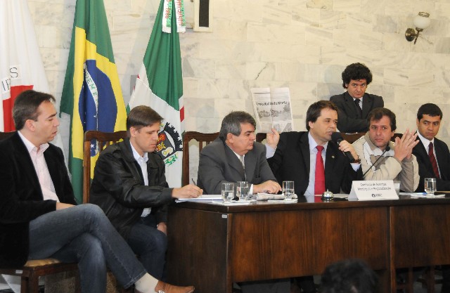 Glaycon Franco citou reportagem sobre o número de mortes ocorridas na rodovia: 124, somente nos últimos seis meses