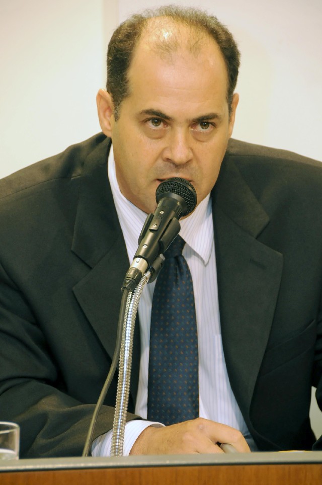 José Aluízio afirma que foi algemado a uma barra de ferro