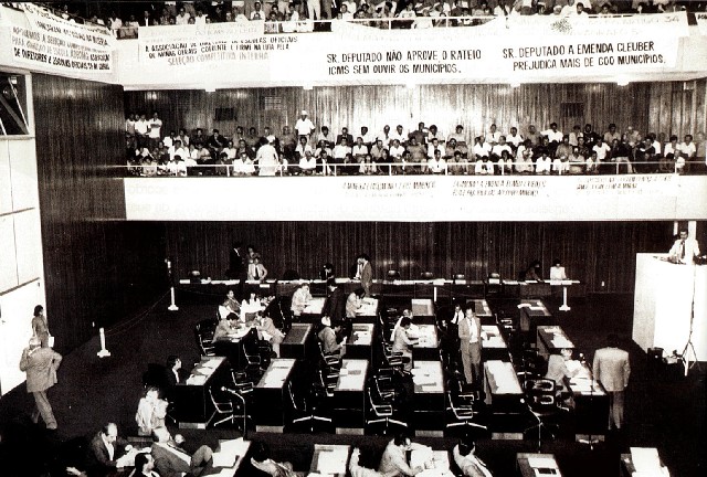 Discussão da Constituição mineira de 1989 contou com a participação popular