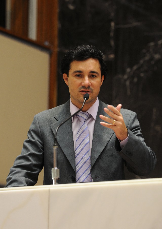 Cristiano Silveira elogiou a política para as mulheres dos governos estadual e federal