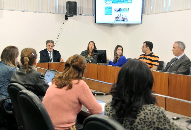 Também ficou acertado que o debate será dividido em painéis, que vão tratar do tráfico de pessoas sob diferentes prismas