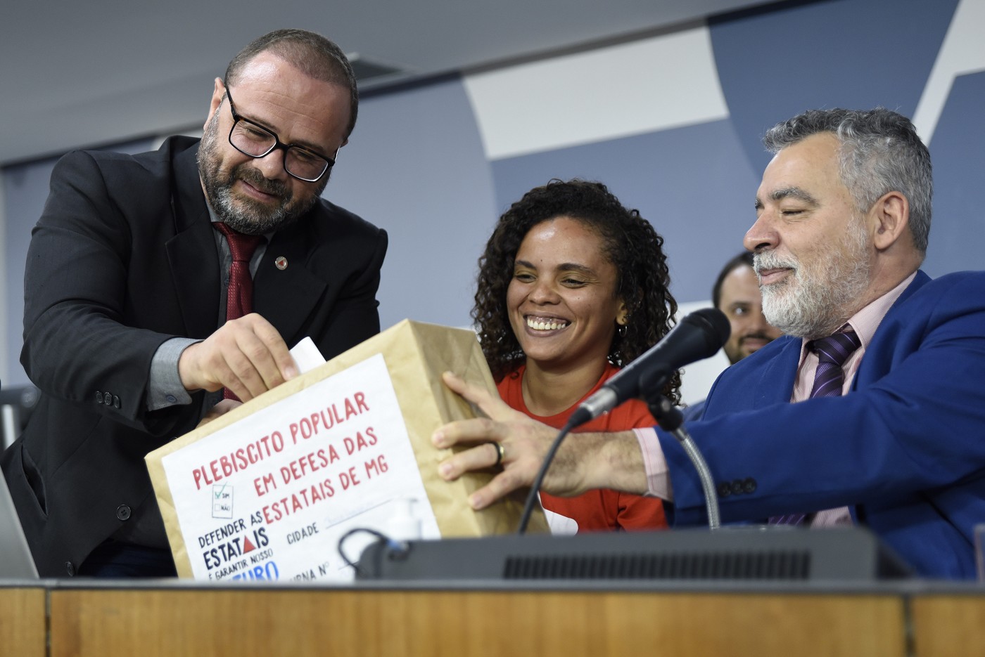 Comissão de Assuntos Municipais e Regionalização - debate sobre o funcionamento do Plebiscito Popular em Defesas das Estatais de Minas Gerais