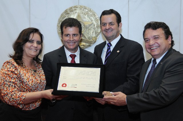A Deputada Liza Prado, o empresário Adair Rezende e os deputados Antônio Carlos Arantes e Alencar da Silveira Júnior