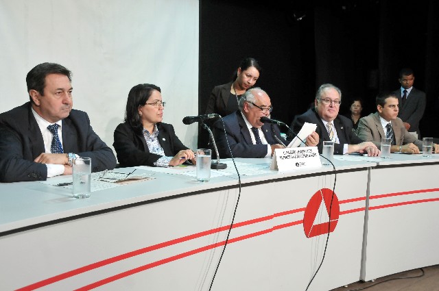 A comissão aprovou a realização de duas visitas e de três audiências públicas
