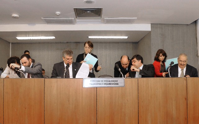 Reunião da Comissão de Fiscalização Financeira com membros das demais comissões