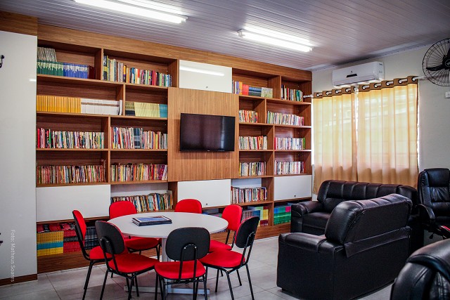 Entrega de equipamento e mobiliário - Beneficiária: biblioteca da Escola Estadual São Sebastião - Francisco Badaró (MG)