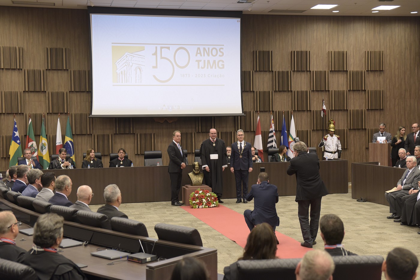 ALMG participa de sessão solene em homenagem aos 150 anos de criação da Corte Mineira