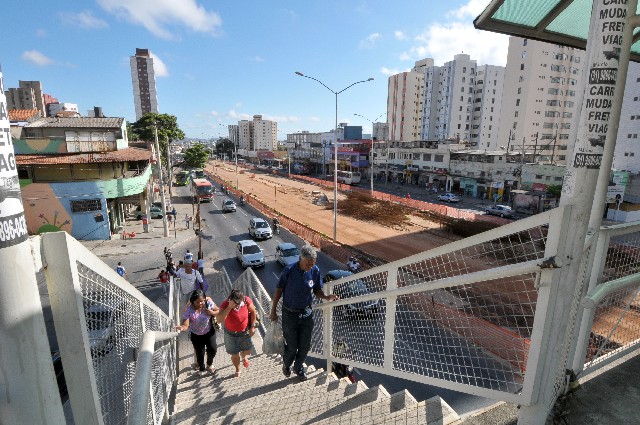 Lei que instituiu as diretrizes da Política Nacional de Mobilidade Urbana prioriza transporte coletivo. Construção de BRT em Belo Horizonte faz parte do plano de mobilidade da Capital