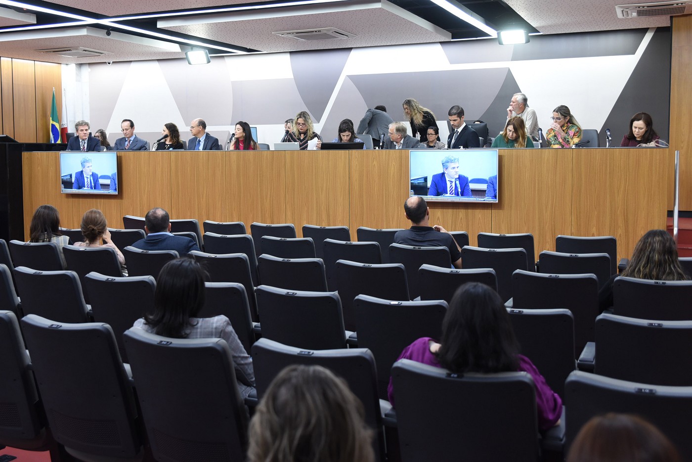 Comissão de Educação, Ciência e Tecnologia - debate sobre vacina para tratamento da dependência de crack e cocaína