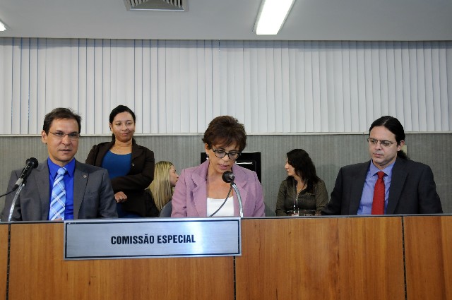O parecer da relatoria recomenda a aprovação da PEC 4/15 na forma do substitutivo nº 1