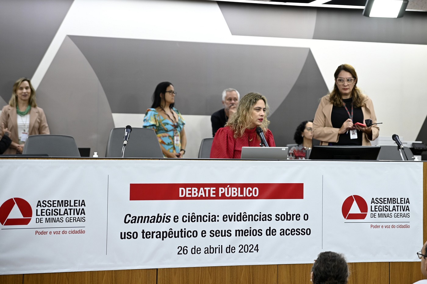 Debate público - Cannabis e ciência: evidências sobre o uso terapêutico e seus meios de acesso (manhã)