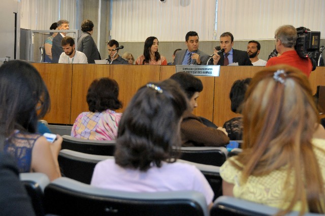 Reunião abordou a gestão de políticas públicas voltadas para animais domésticos e silvestres e propostas e ações dos órgãos relacionados à proteção animal