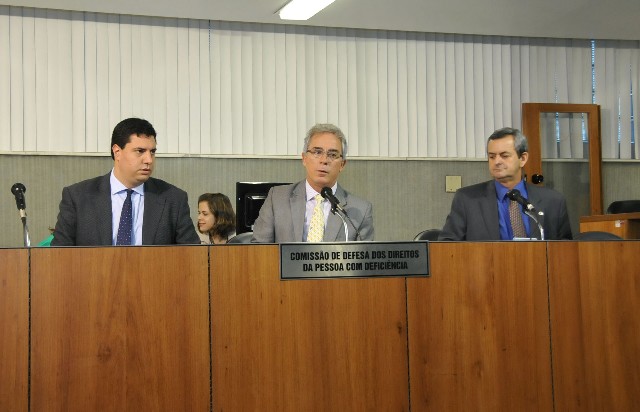 A comissão também analisou parecer de projeto que institui a Semana Estadual de Conscientização do Autismo