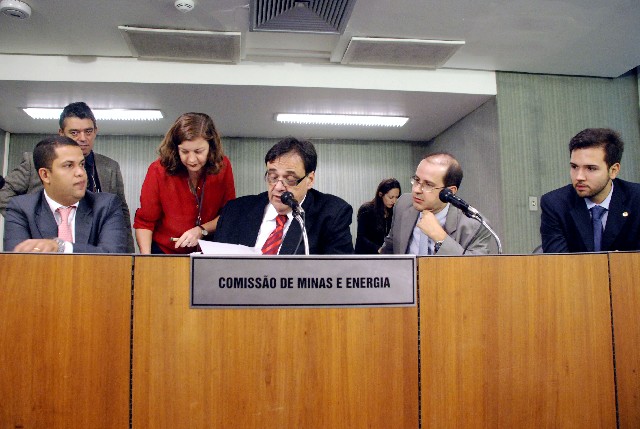 A Comissão de Minas e Energia aprovou quatro requerimentos na reunião desta terça