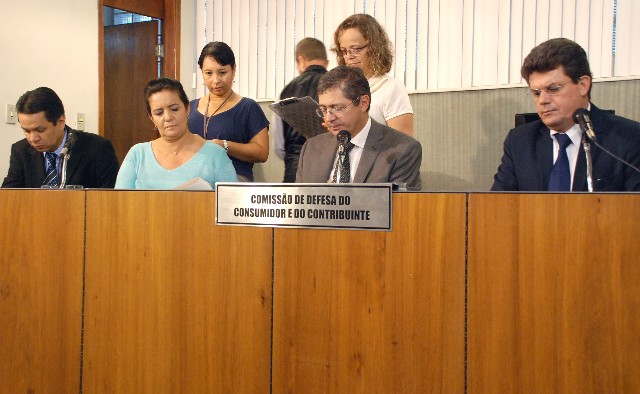 Se PL for aprovado, sacolas deverão trazer informações sobre peso e volume por elas suportadas