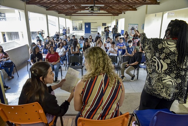 Comissão de Educação, Ciência e Tecnologia realiza - visita técnica à Escola Estadual  Augusto de Lima