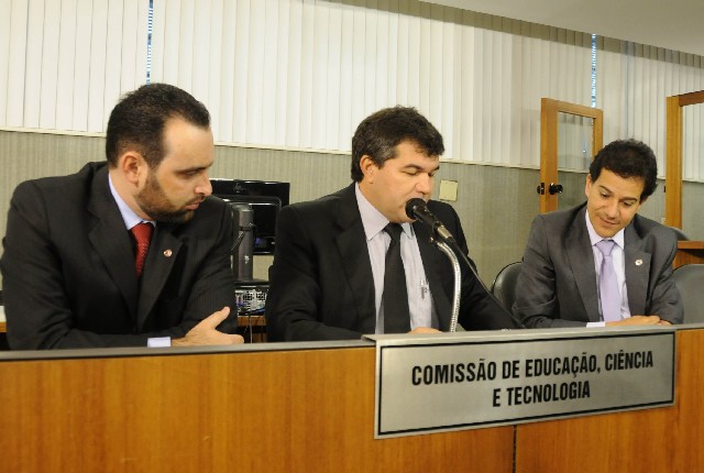 A Comissão de Educação analisou o PL 302/11 na manhã desta quarta-feira (12)